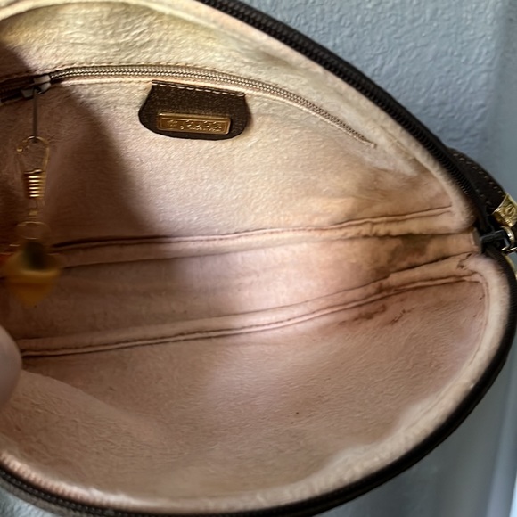 Authentic Gucci Vintage Interlocking G - Picture 10 of 15